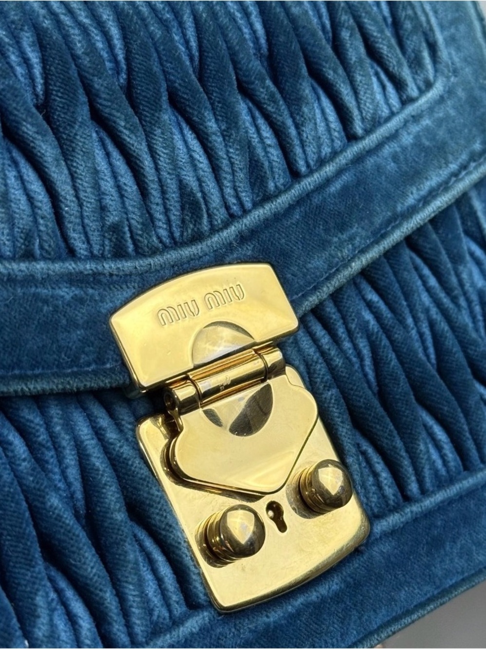 Miu Miu blue velvet shoulder bag - Picture 3 of 15